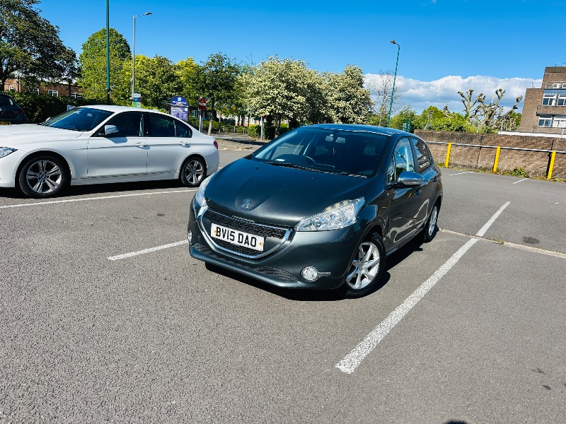 Peugeot 208 1.2 VTi PureTech Style Hatchback 5dr Petrol Manual Euro 6 (82 ps)
