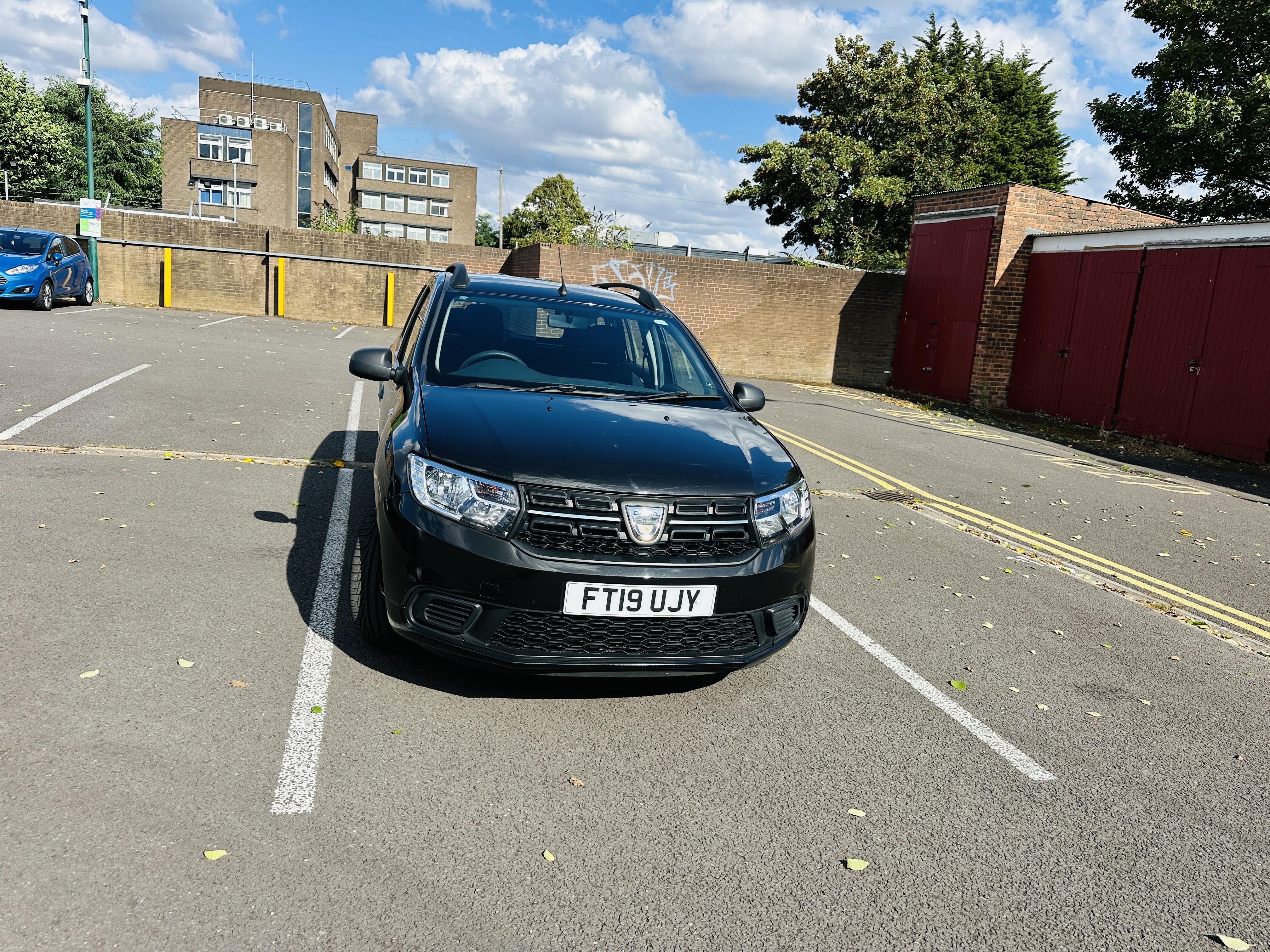 Dacia Logan MCV 1.0 SCe Essential Estate 5dr Petrol Manual Euro 6 (75 ps)