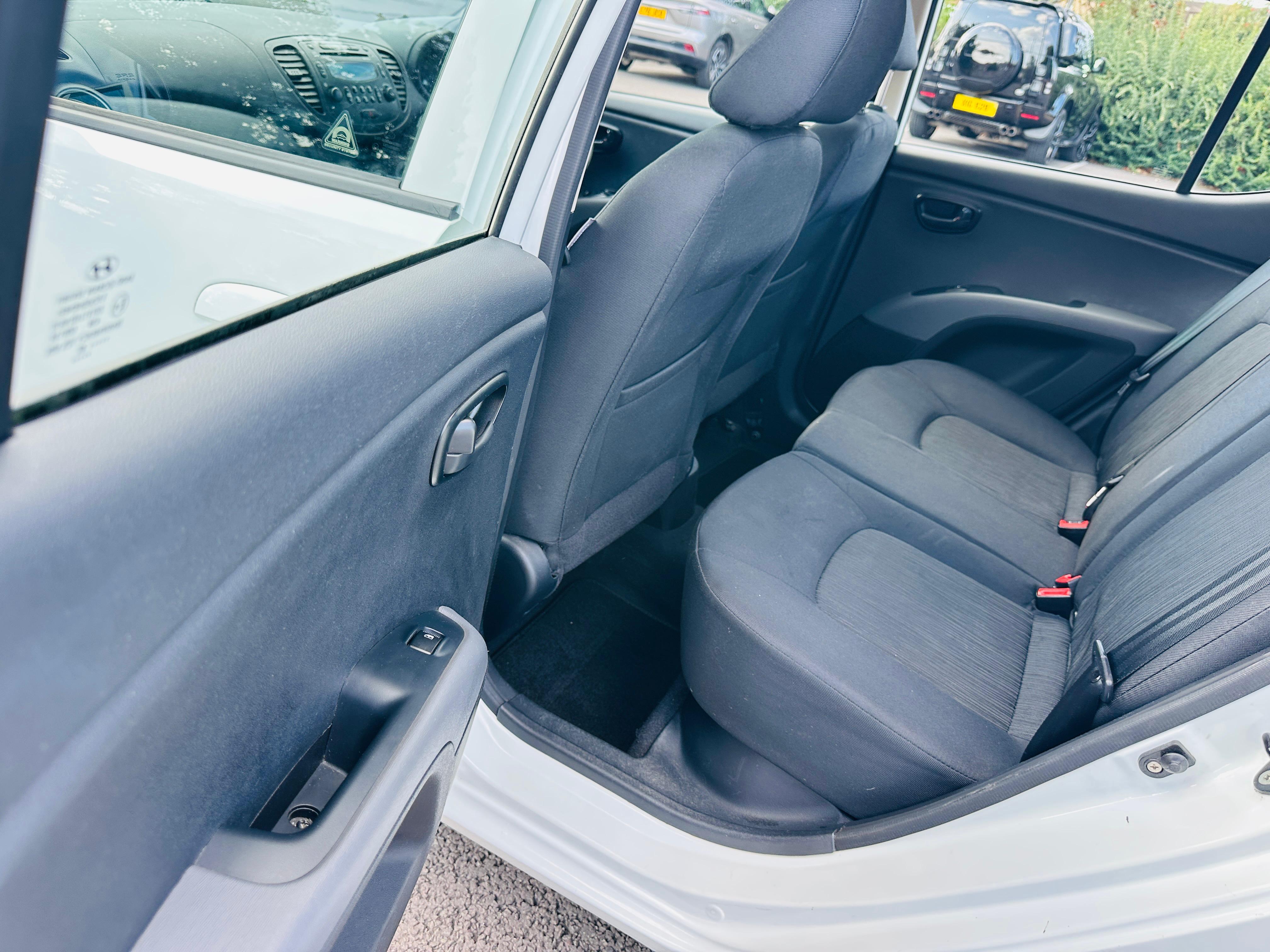 Hyundai i10 1.2 Active Hatchback 5dr Petrol Manual Euro 5 (85 bhp)