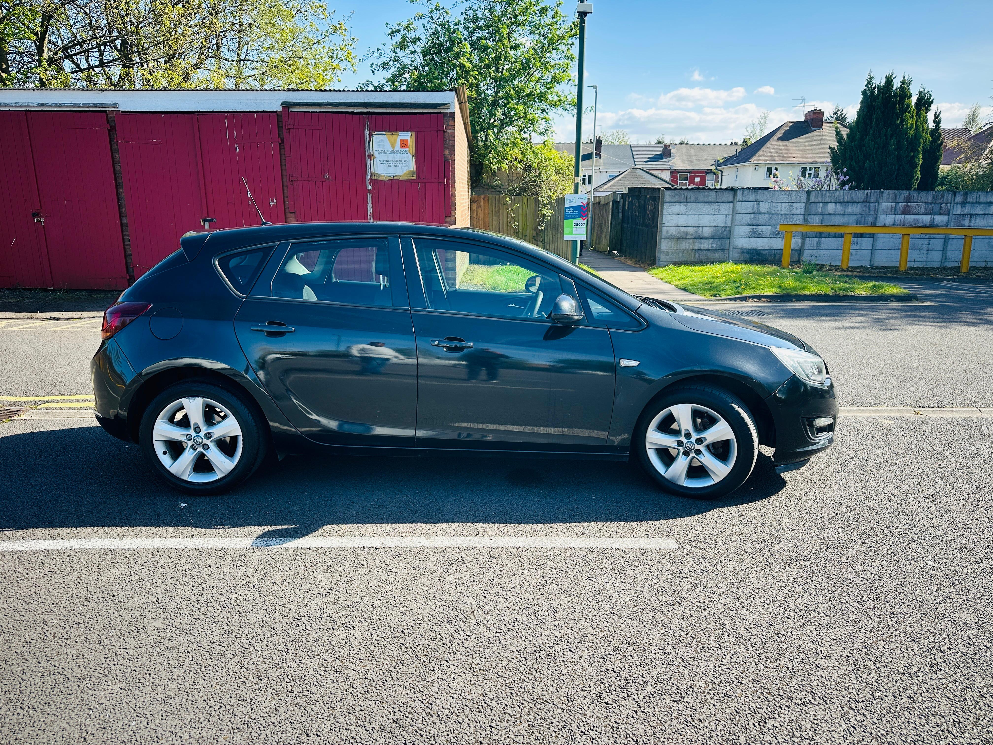 Vauxhall Astra 1.4i Design Hatchback 5dr Petrol Manual Euro 6 (100 ps)