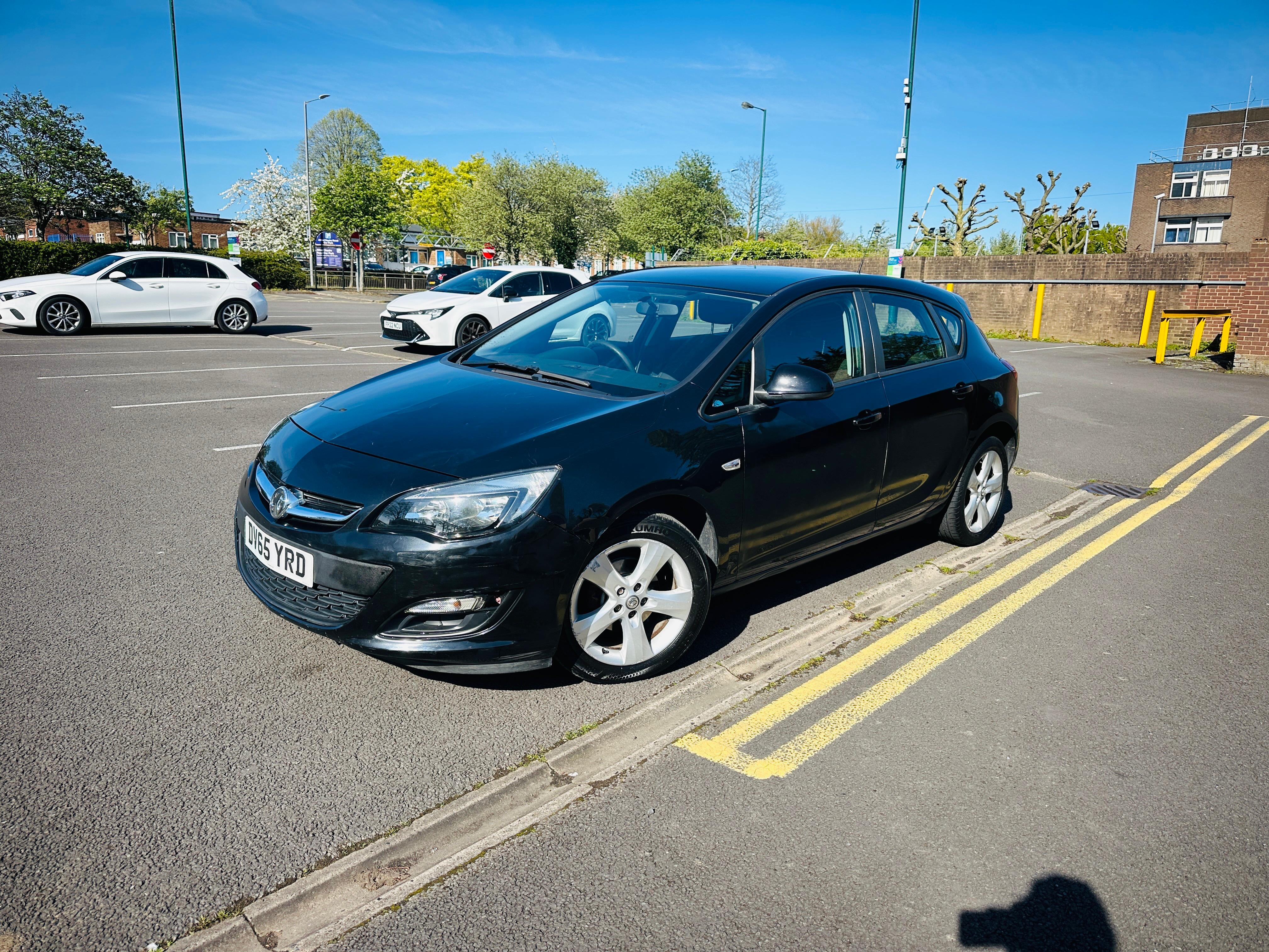 Vauxhall Astra 1.4i Design Hatchback 5dr Petrol Manual Euro 6 (100 ps)