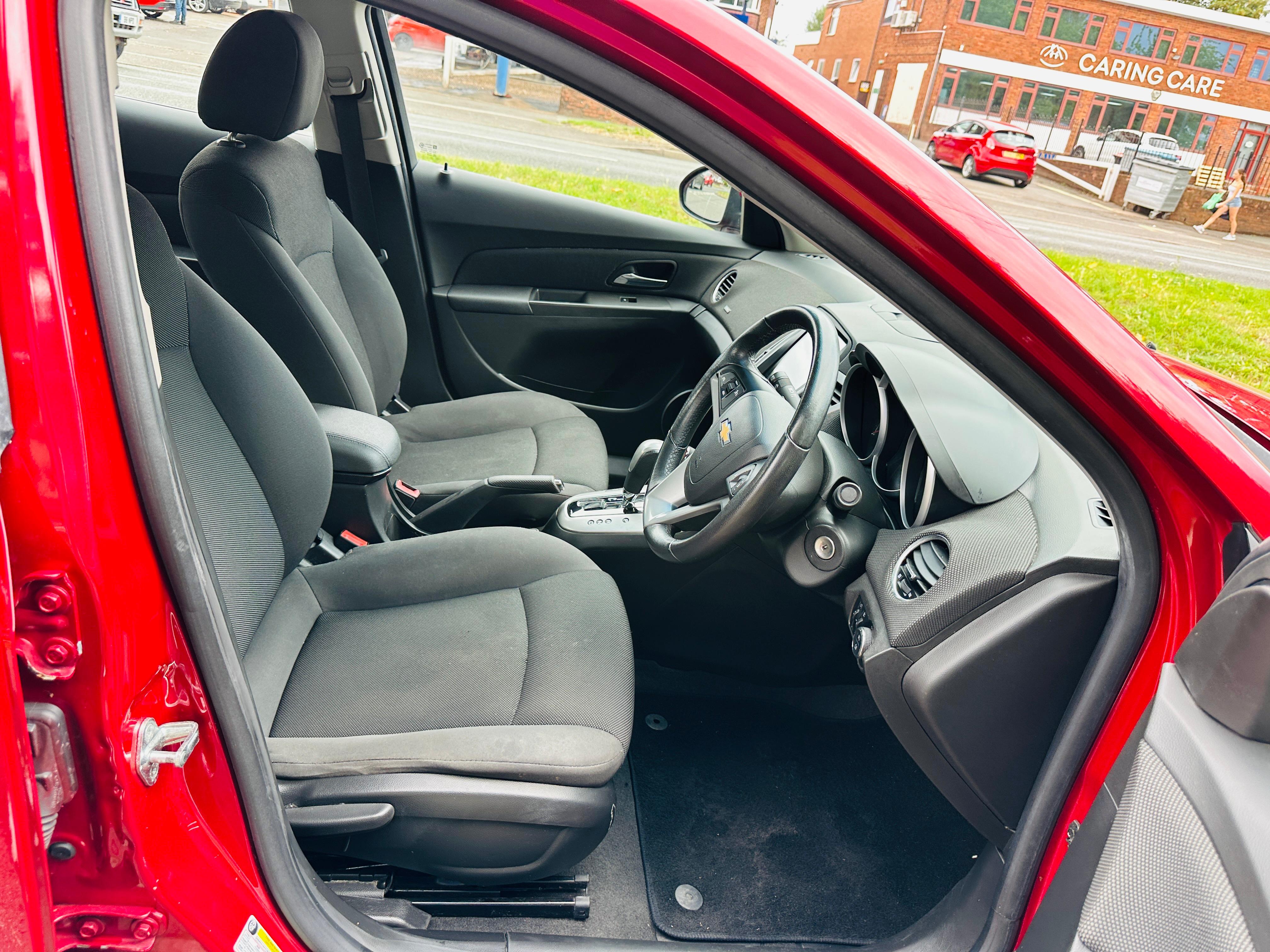 Chevrolet Cruze 1.6 LS Saloon 4dr Petrol Auto Euro 5 (124 ps)