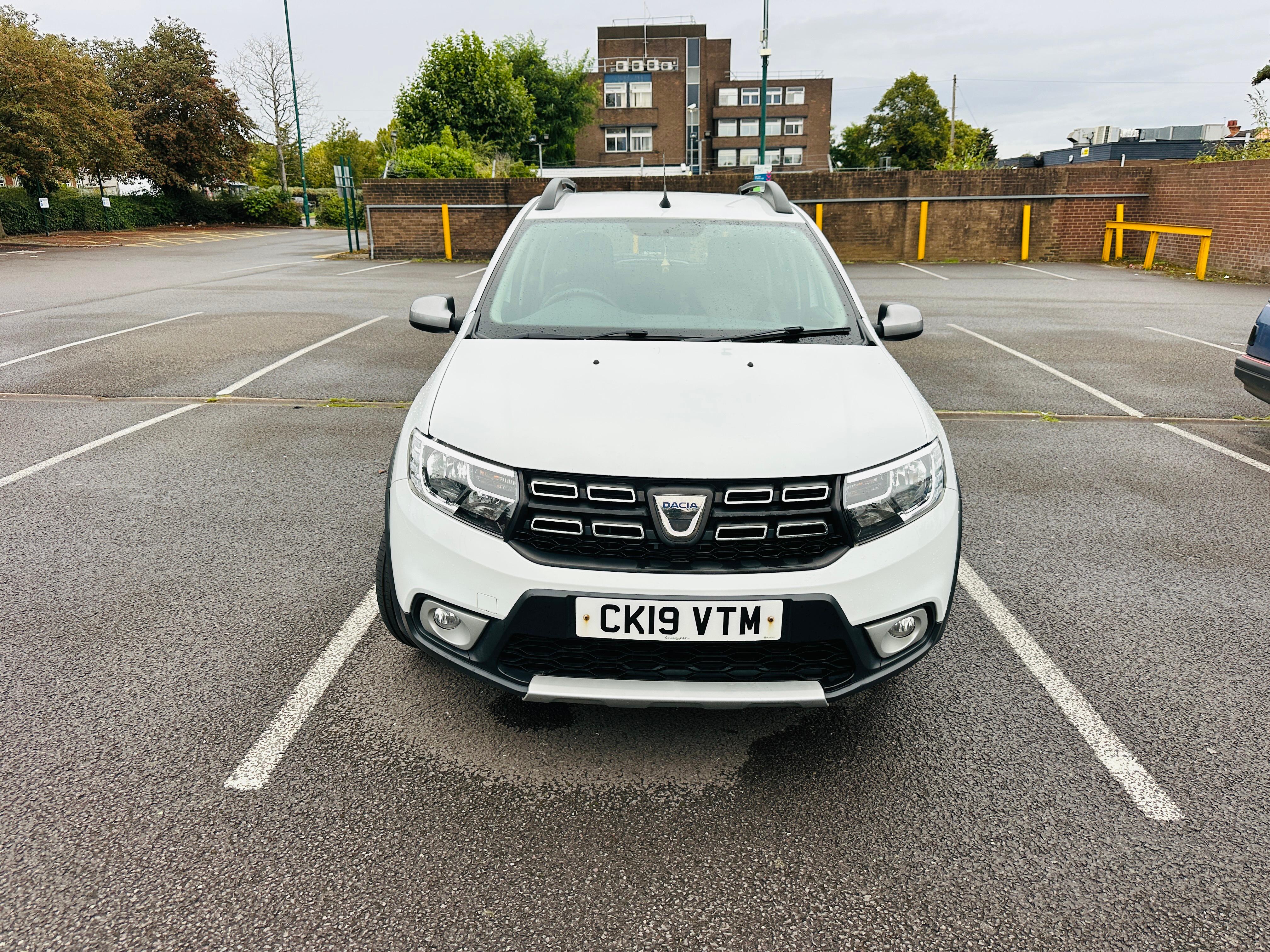 Dacia Sandero Stepway 1.0 SCe Essential Hatchback 5dr Petrol Manual Euro 6 (75 ps)