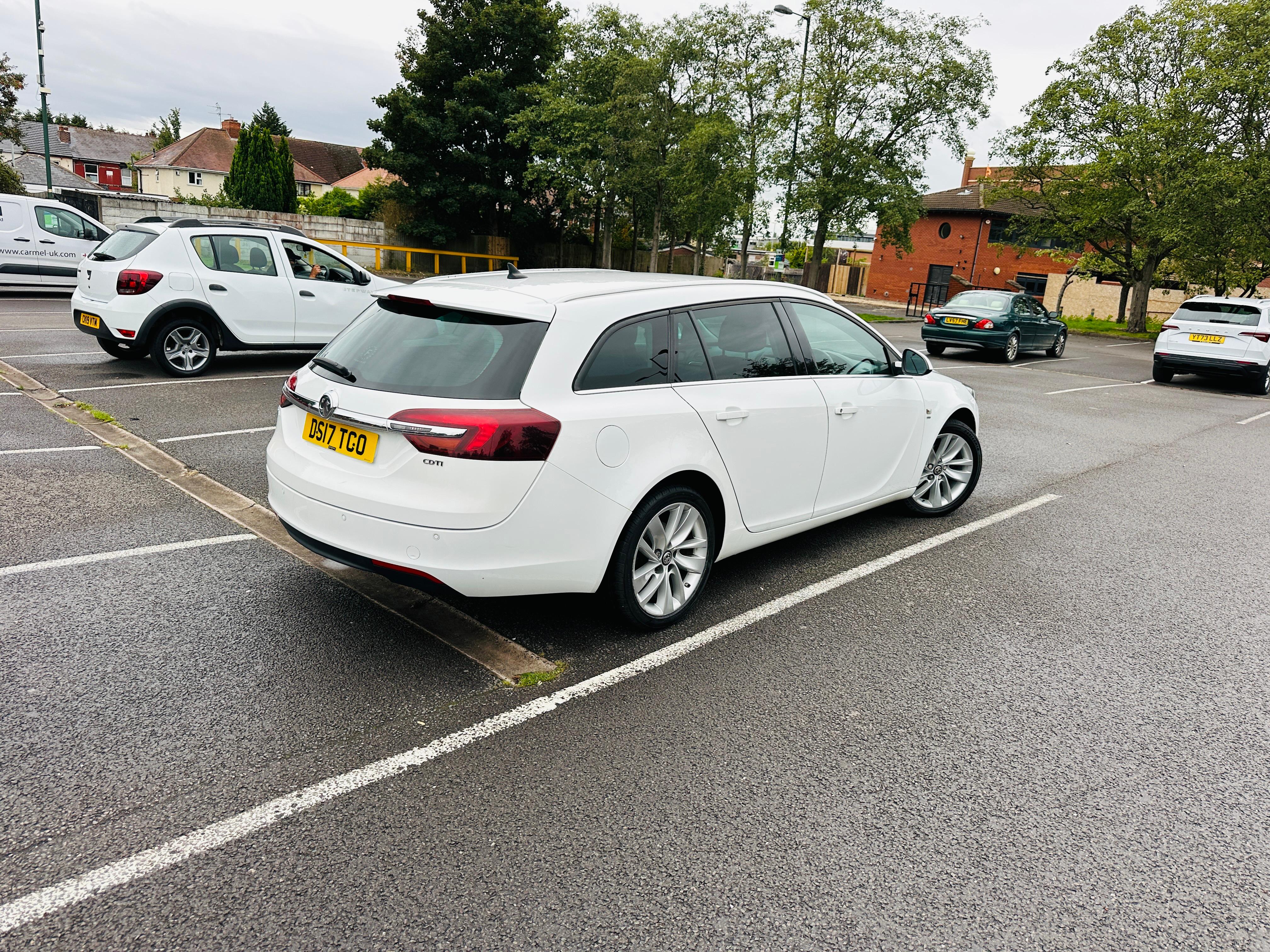 Vauxhall Insignia 1.6 CDTi ecoFLEX SRi Nav Sports Tourer Euro 6 (s/s) 5dr