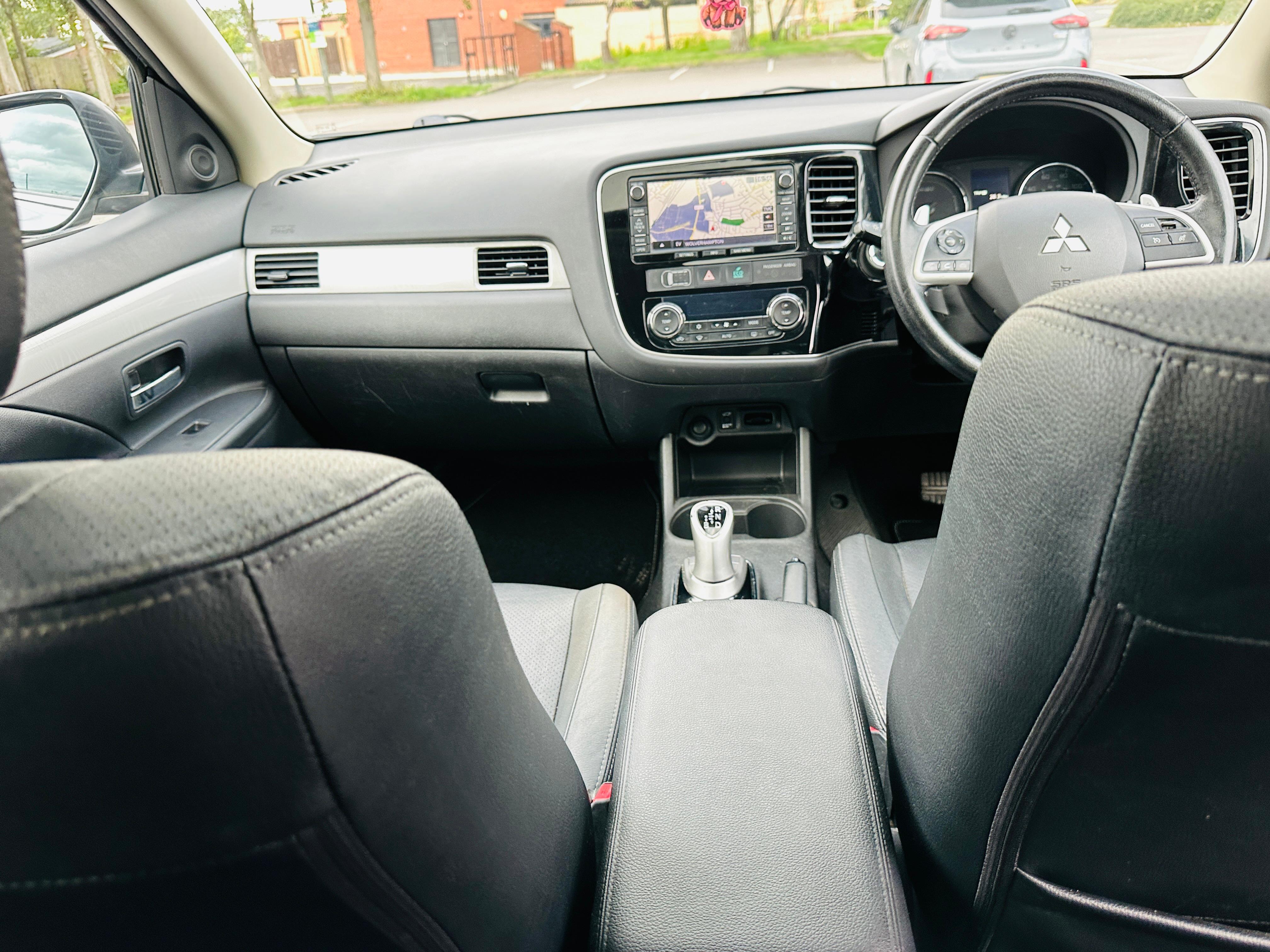 Mitsubishi Outlander 2.0h 12kWh GX4h SUV 5dr Petrol Plug-in Hybrid CVT 4WD Euro 5 (s/s) (200 ps)