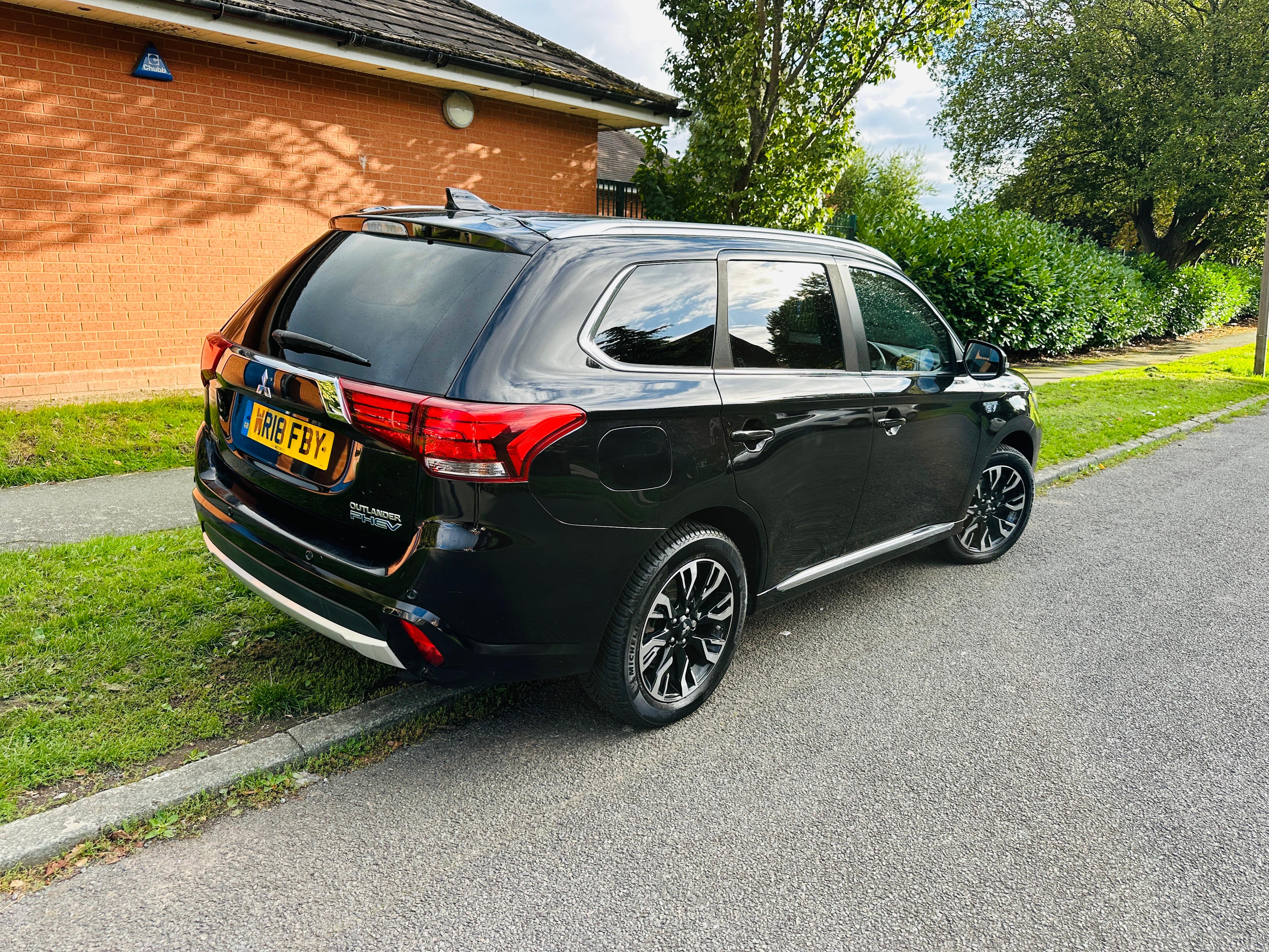 Mitsubishi Outlander 2.0h 12kWh 4hs SUV 5dr Petrol Plug-in Hybrid CVT 4WD Euro 6 (s/s) (200 ps)