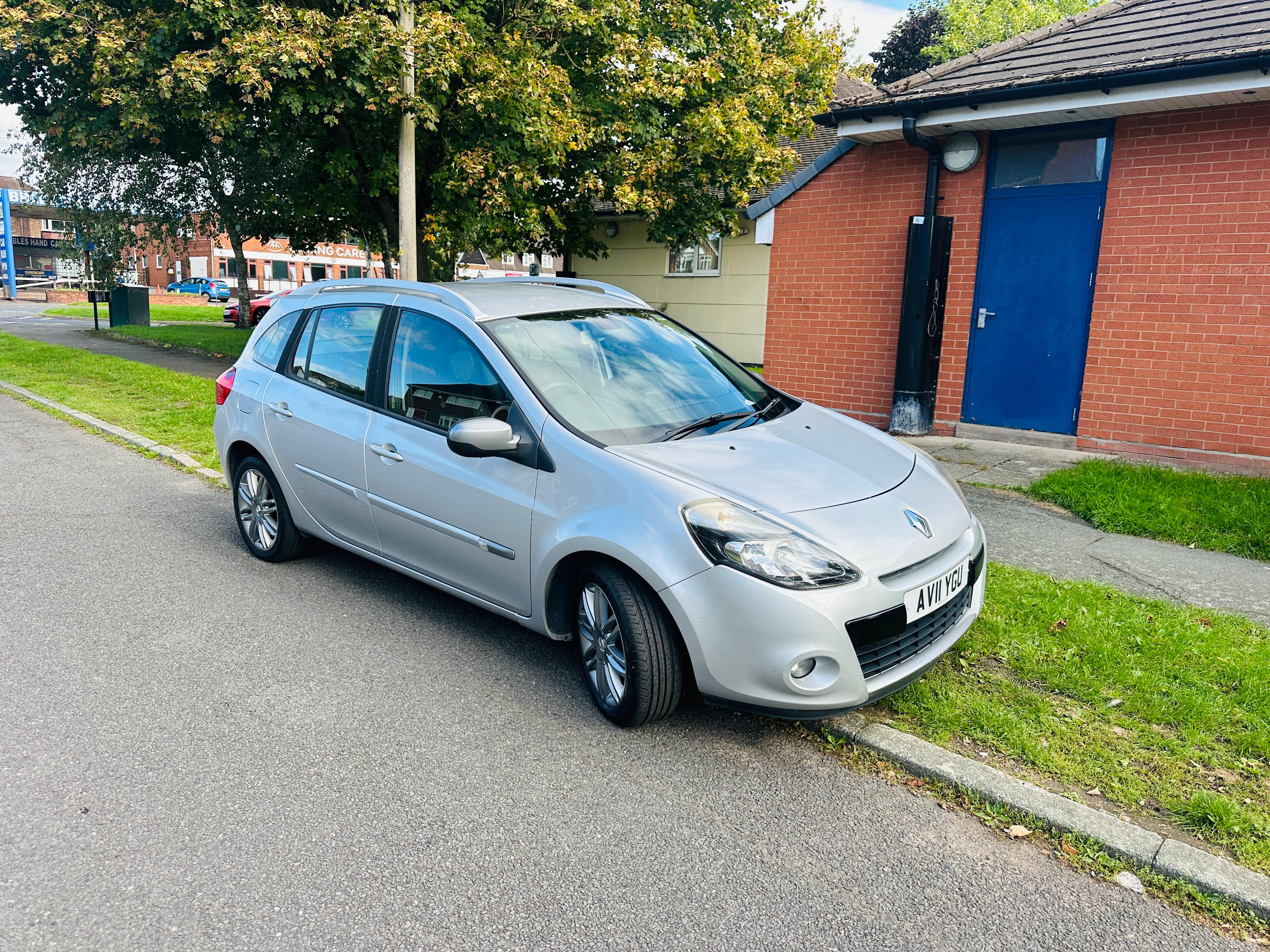 Renault Clio 1.6 VVT Dynamique TomTom Sport Tourer 5dr Petrol Auto Euro 5 (111 ps)