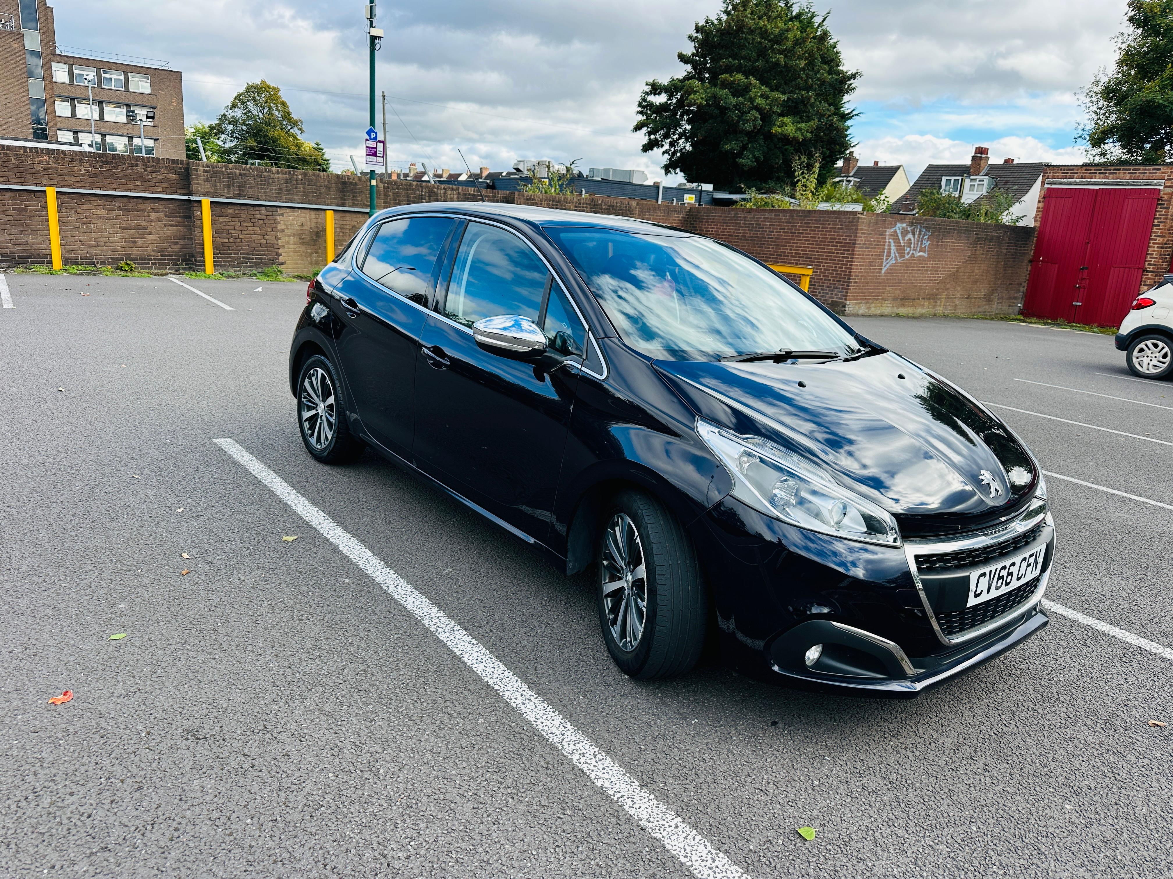 Peugeot 208 1.2 PureTech Allure Hatchback 5dr Petrol Manual Euro 6 (s/s) (110 ps)
