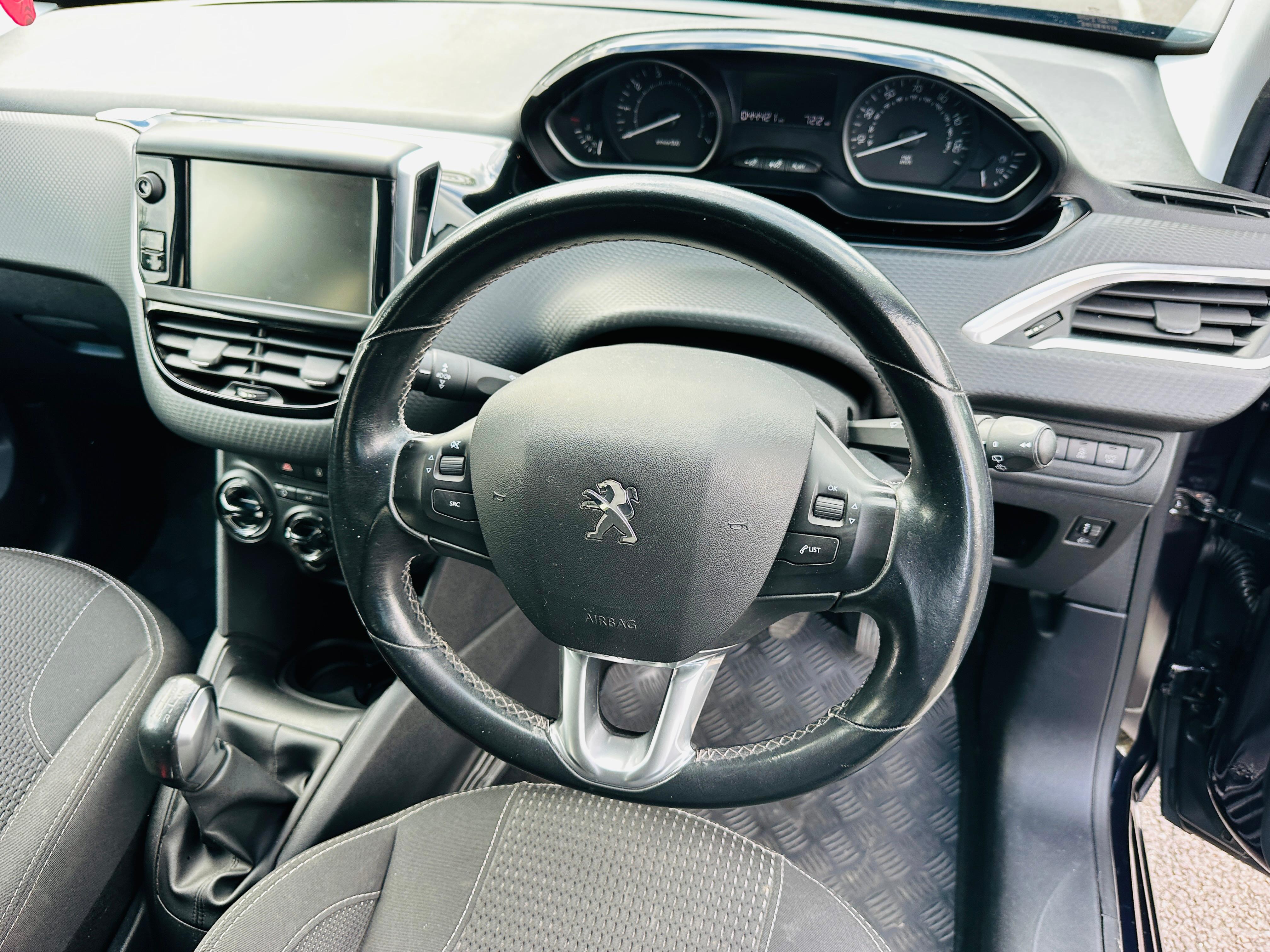Peugeot 208 1.2 PureTech Allure Hatchback 5dr Petrol Manual Euro 6 (s/s) (110 ps)